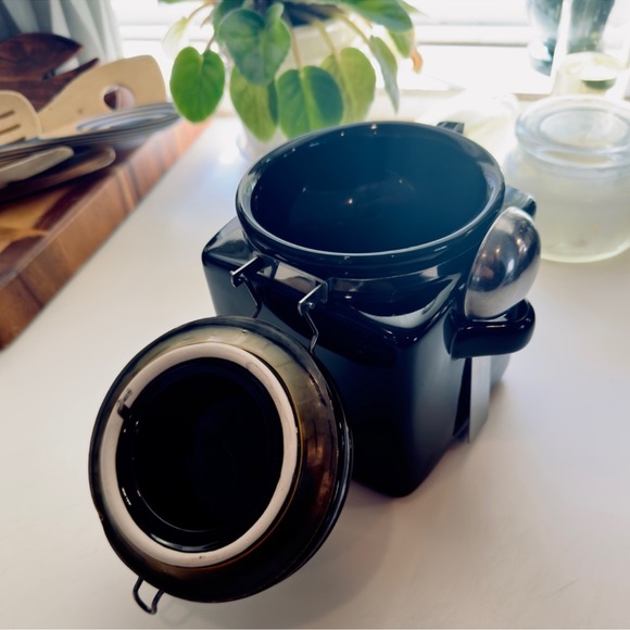 OGGI Coffee Tea Black Square Ceramic Canister Crock w Flip Lock Seal & Scoop - Picture 13 of 16